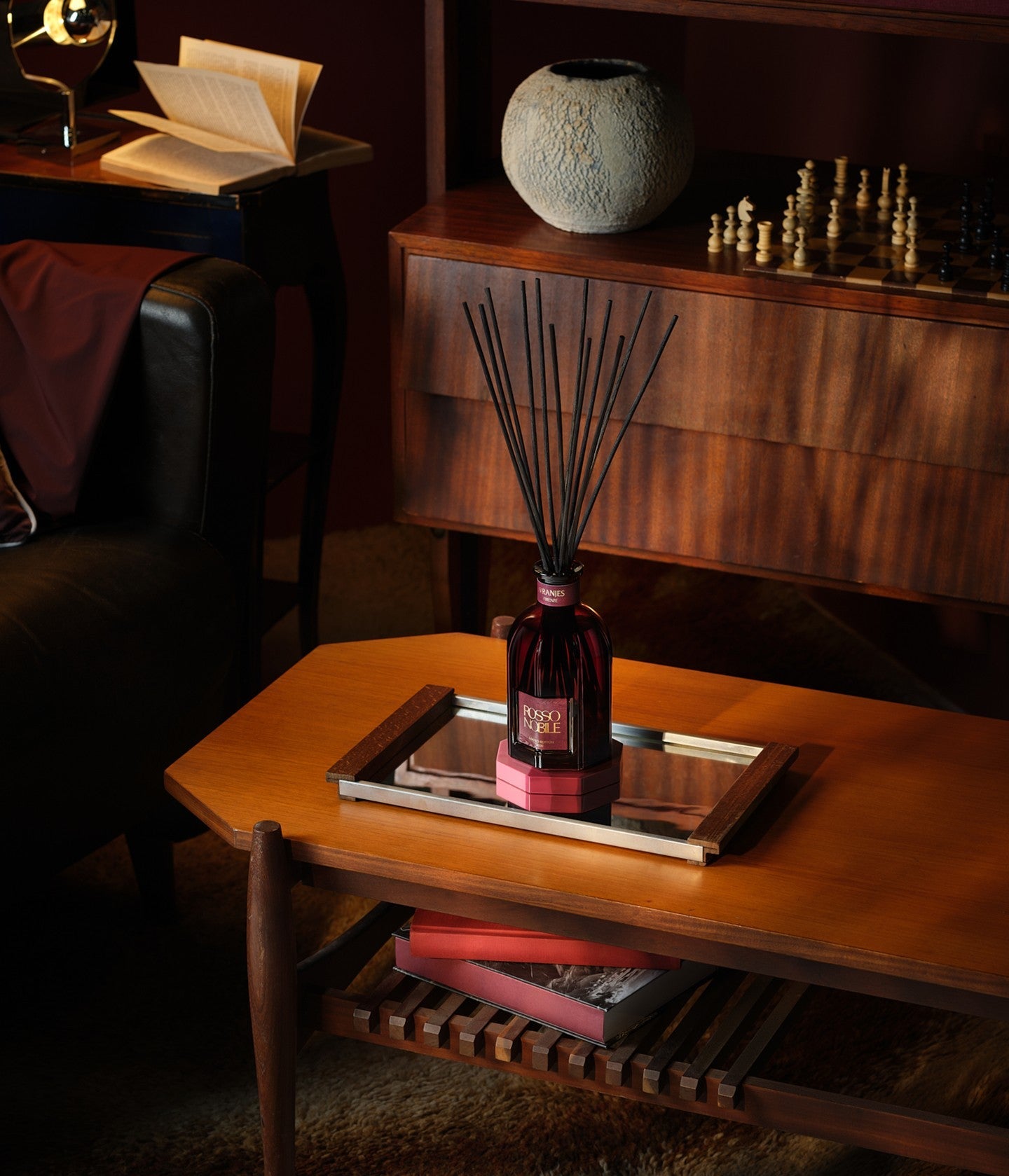 Dr. Vranjes Firenze – Rosso Nobile